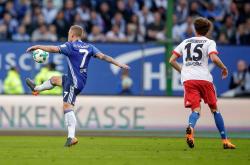 开云平台-包含汉堡成功逆转比赛，以惊人的成绩拿下三分的词条