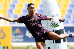 开云体育官网-甘冈赢得惊险胜利，反超对手