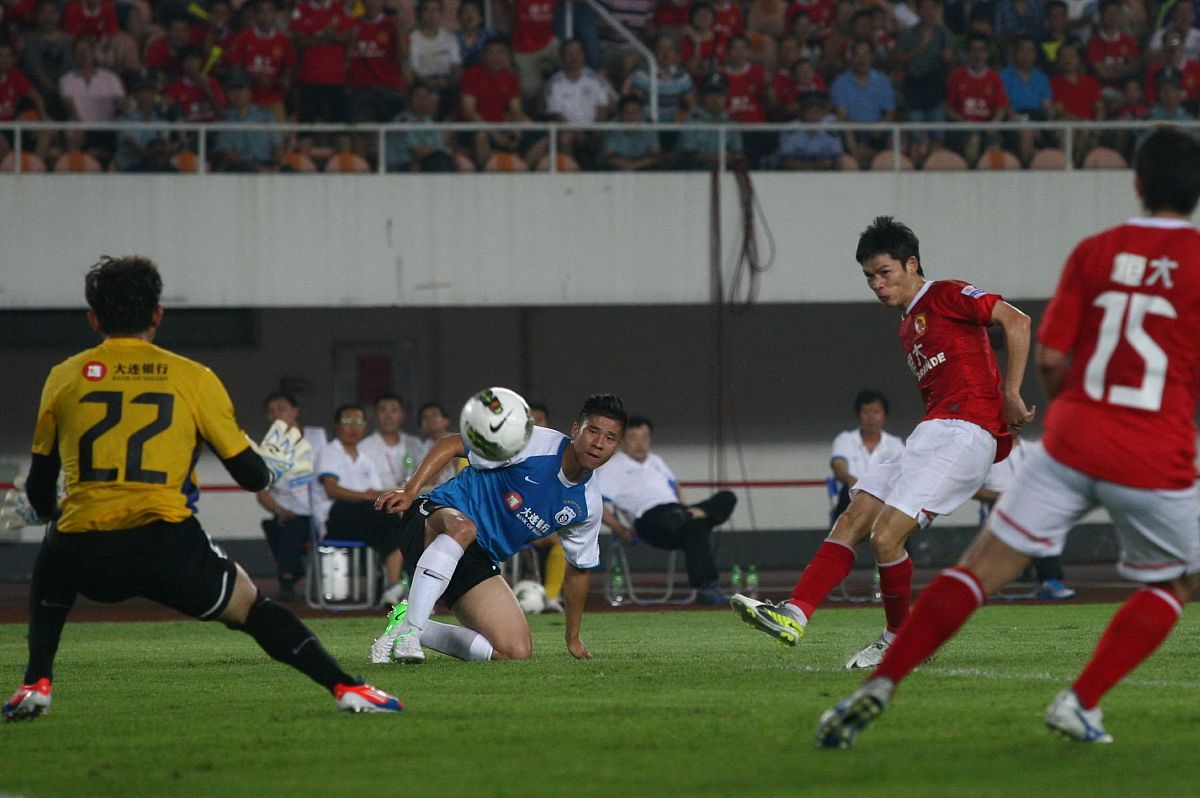 包含进军亚洲赛场，中国球队豪取两连胜展示实力的词条