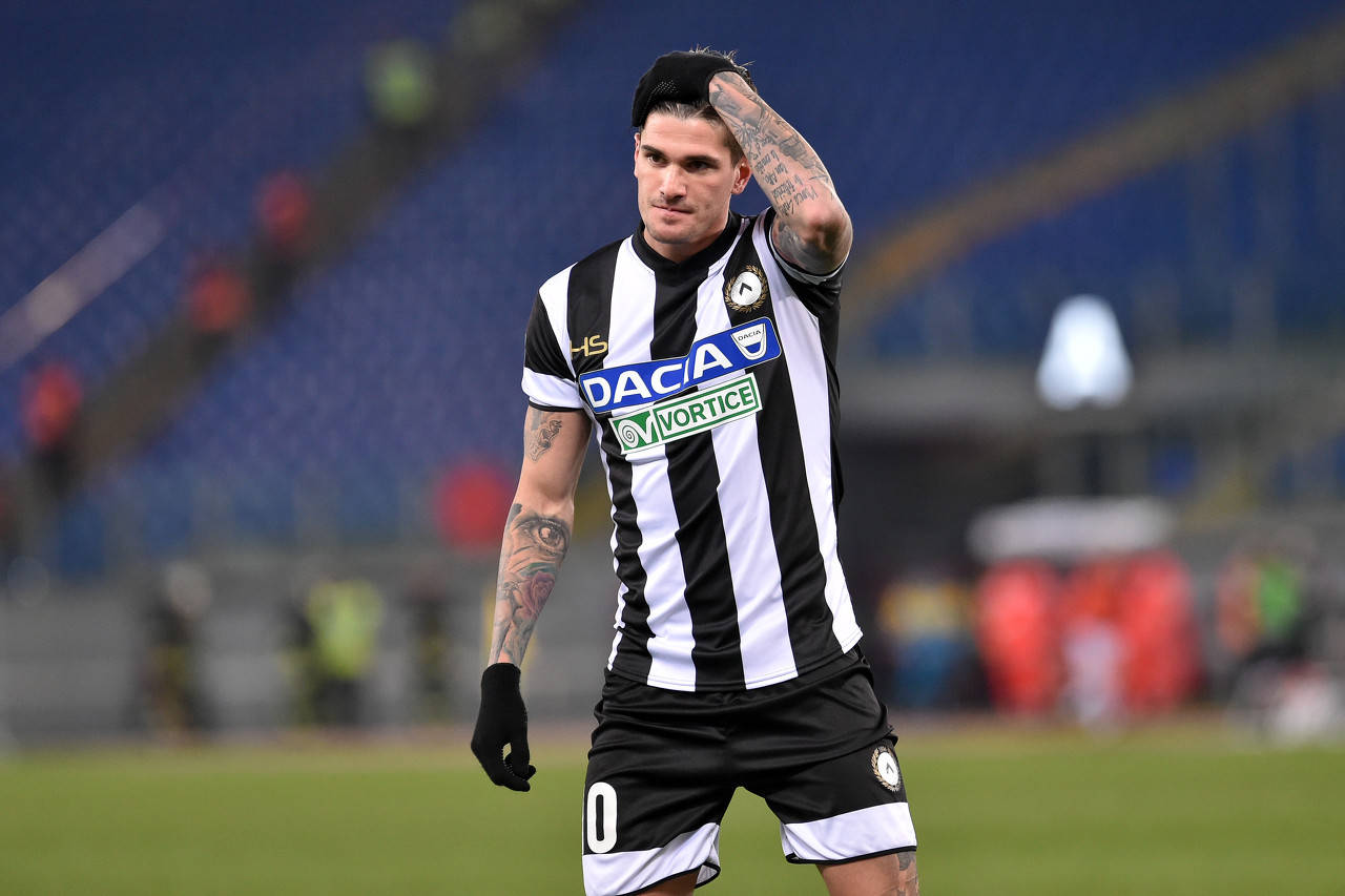 关于乌迪内斯迎战那不勒斯：斗志昂扬冲刺胜利的信息