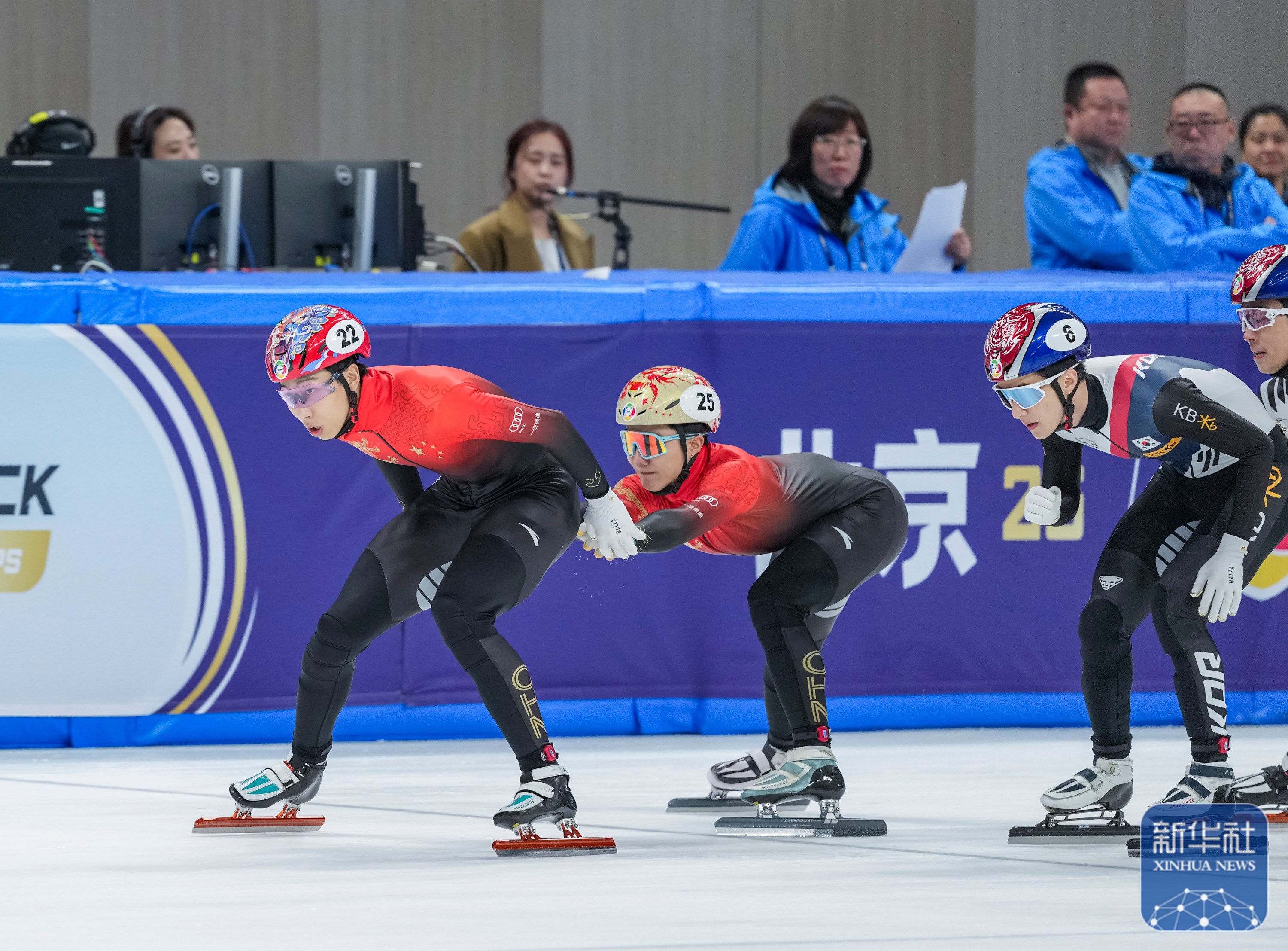 短道速滑赛场飞速划过,名将突围领先的简单介绍 短道速滑赛场飞速划过,名将突围领先的简单介绍
