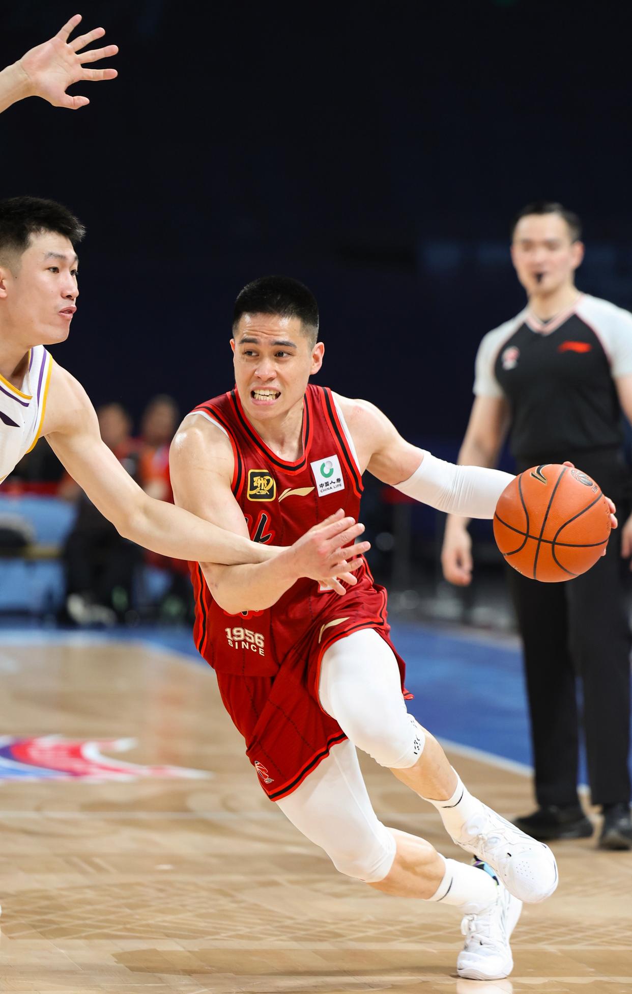 北京男篮主场大胜,展现不可阻挡的势头 北京男篮主场大胜,展现不可阻挡的势头