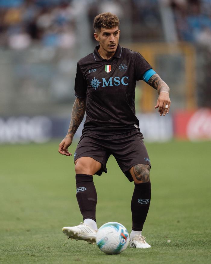 那不勒斯客场失利,回到现实的残酷的简单介绍 那不勒斯客场失利,回到现实的残酷的简单介绍