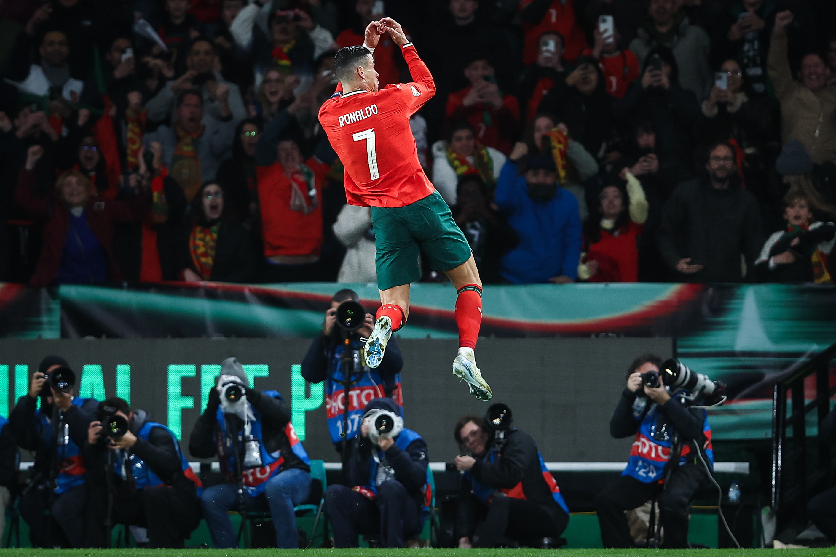 关于意大利憾负葡萄牙，结束欧锦赛征程的信息