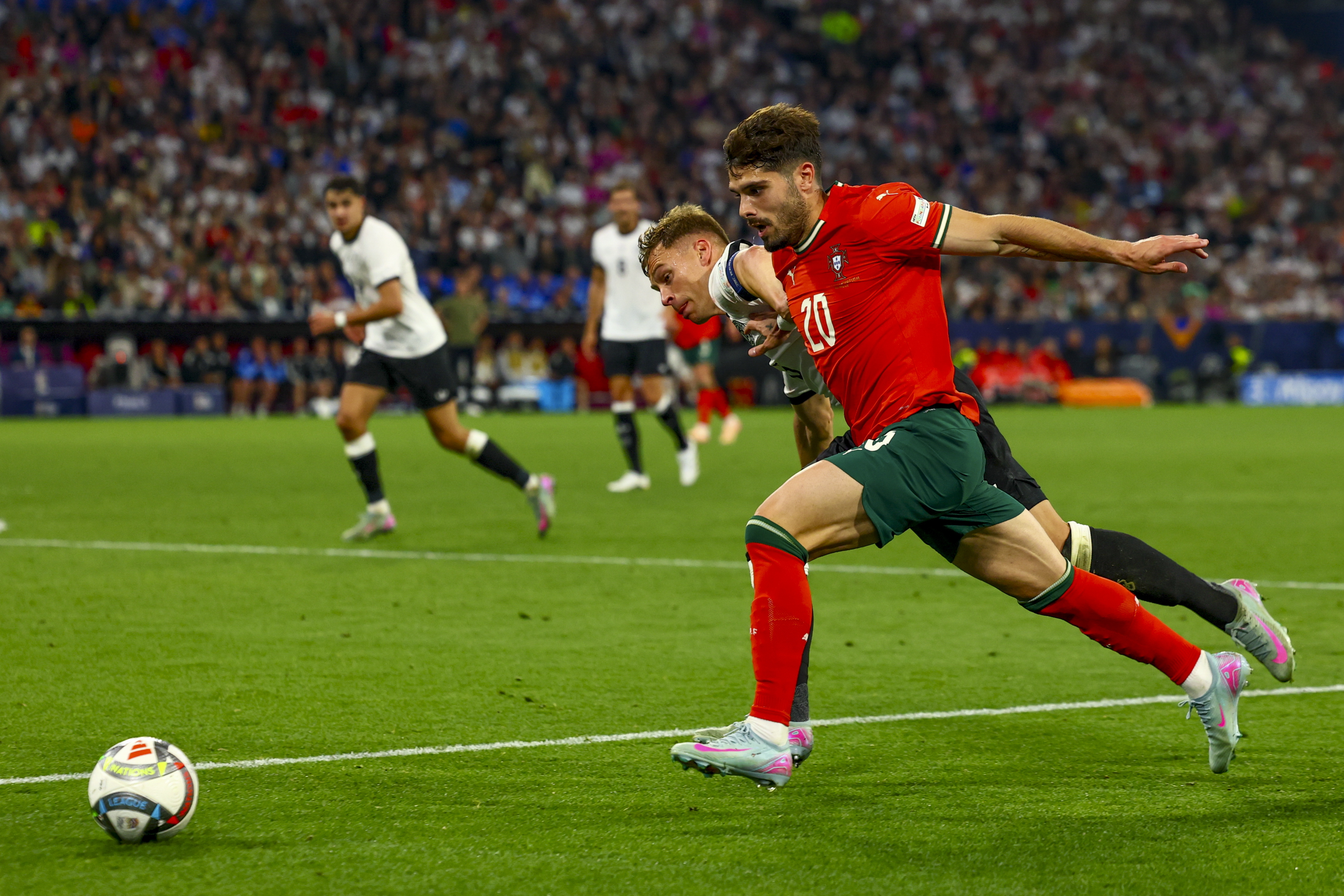 关于意大利憾负葡萄牙，结束欧锦赛征程的信息