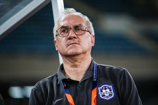 包含罗马德比胜负未分，悬念令人期待的词条