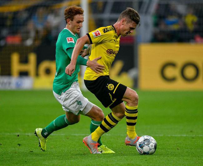 包含法兰克福主场战平圣彼得堡，小组赛阶段两连平的词条