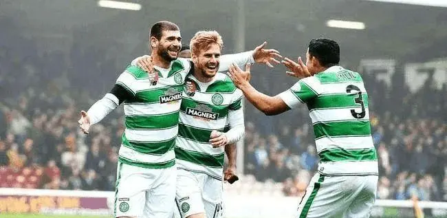 包含法兰克福主场战平圣彼得堡，小组赛阶段两连平的词条