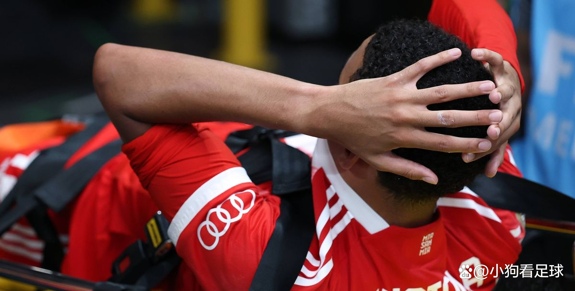 巴萨明星球员受伤，伤势恢复情况引发担忧