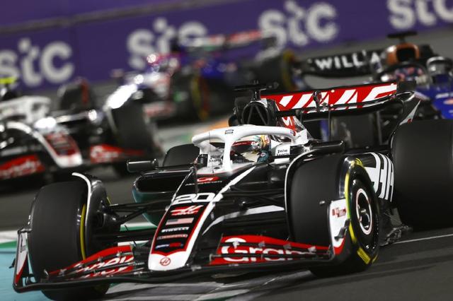 哈斯车队逆转阿斯顿马丁，勒克莱尔统治全场的简单介绍