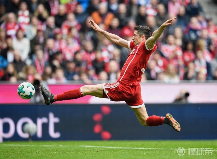 拜仁慕尼黑射手莱万多夫斯基火力全开的简单介绍