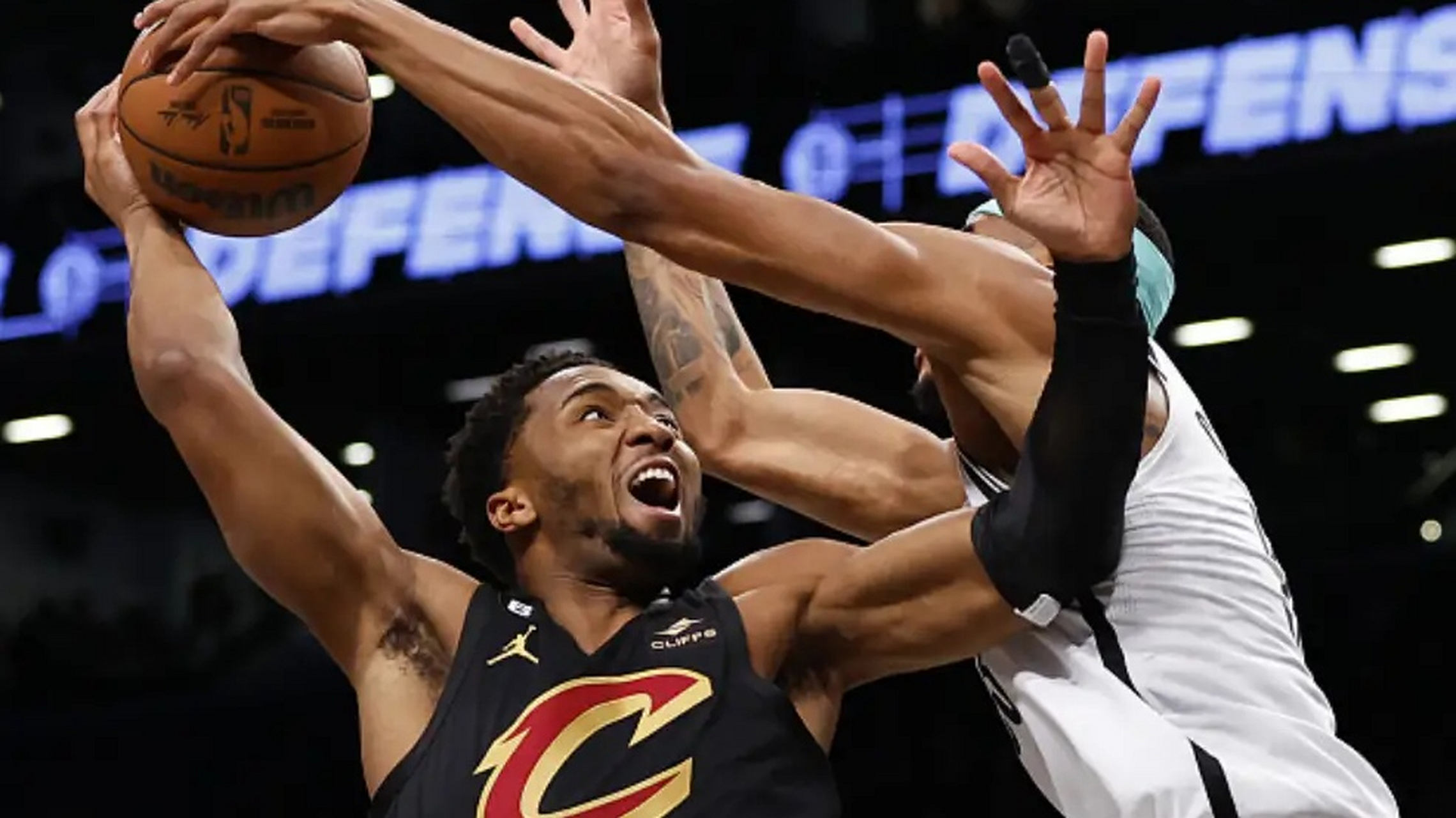 76人鏖战篮网，米切尔扛起全队的简单介绍