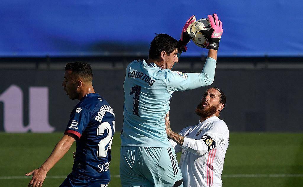 巴黎绝杀智利，库尔图瓦刷新纪录