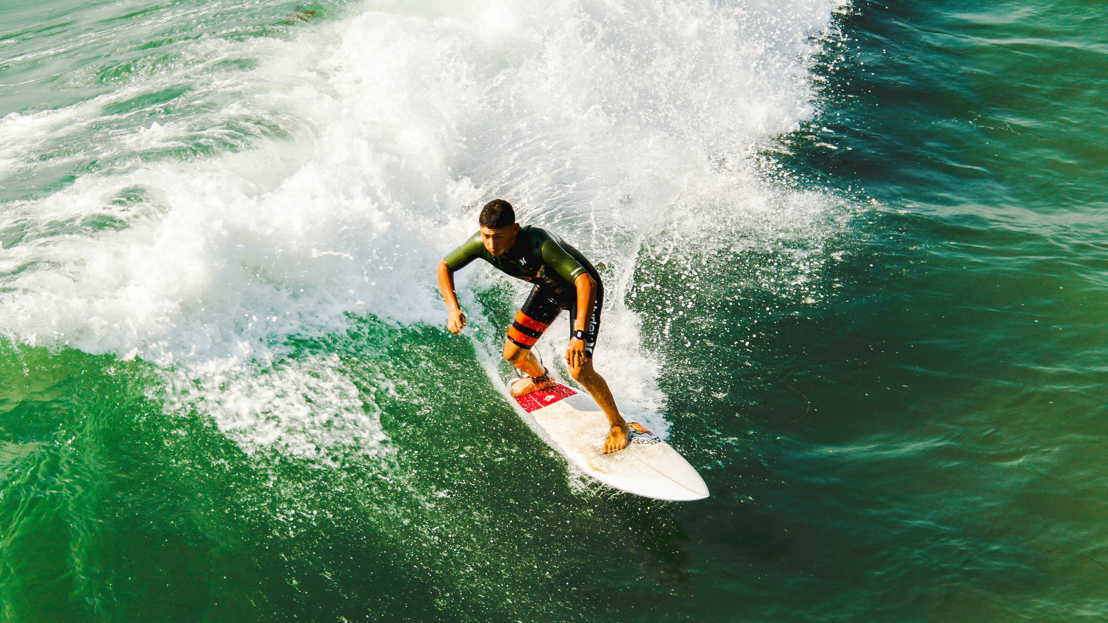 英超争冠之夜，罗德里戈关键进球定乾坤